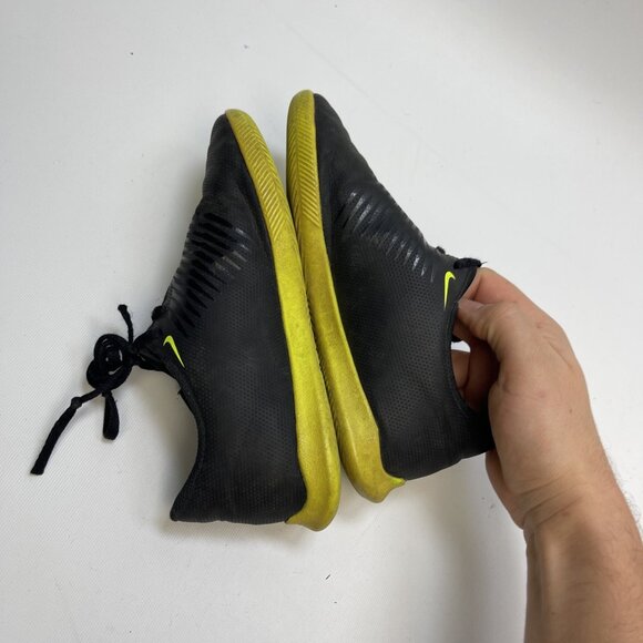 Nike Jr Phantom Venom Club IC indoor soccer shoes black/volt AO0399 007 Size 2Y - Picture 7 of 13